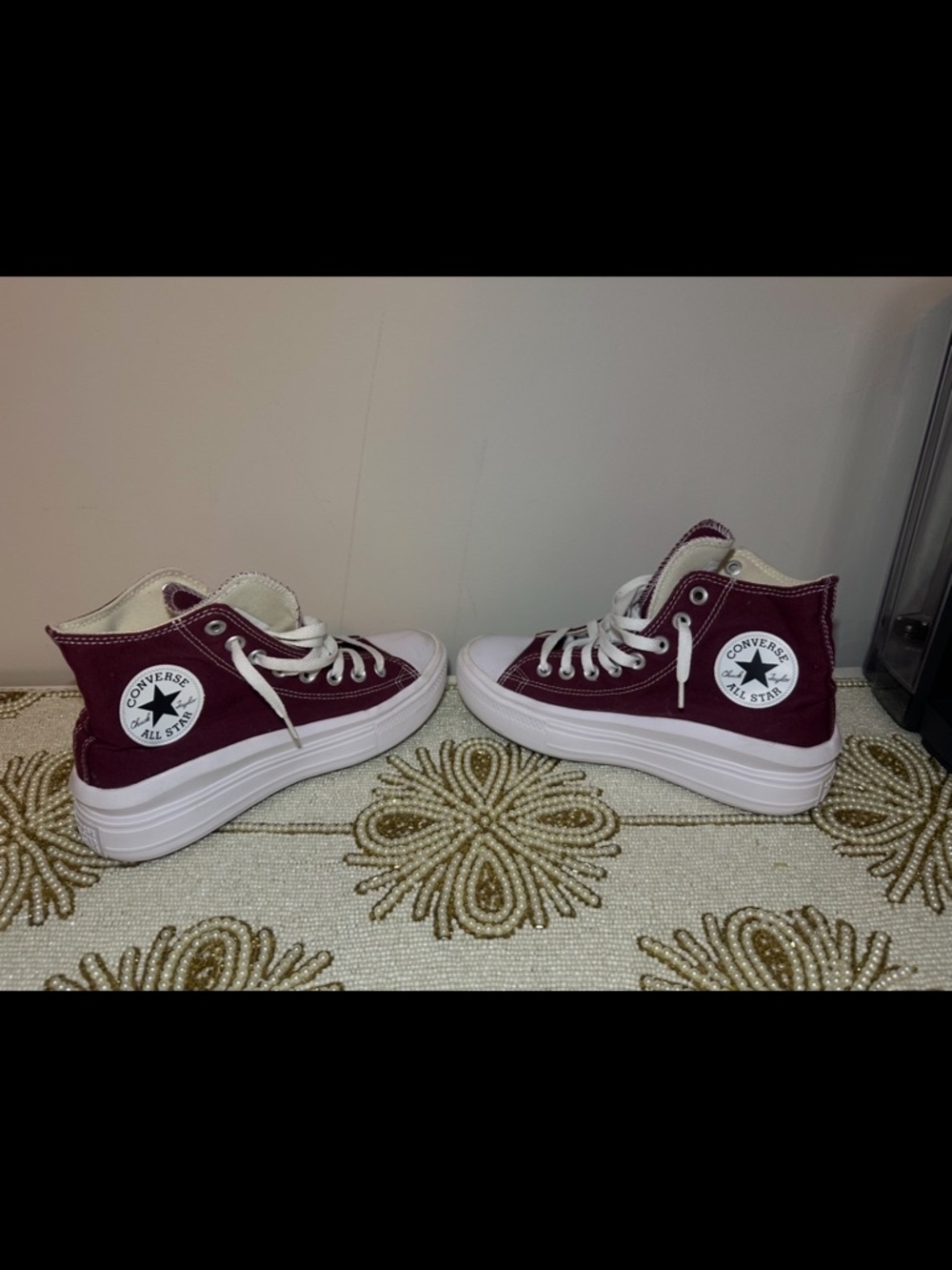 Converse All Star Women’s Chuck Taylor platforms in Maroon/Burgundy - Picture 2 of 6
